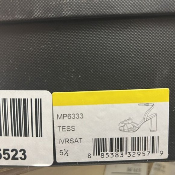 Badgley Mischka Womens Tess Sandal Ivory Size 5.5 M - Picture 6 of 6